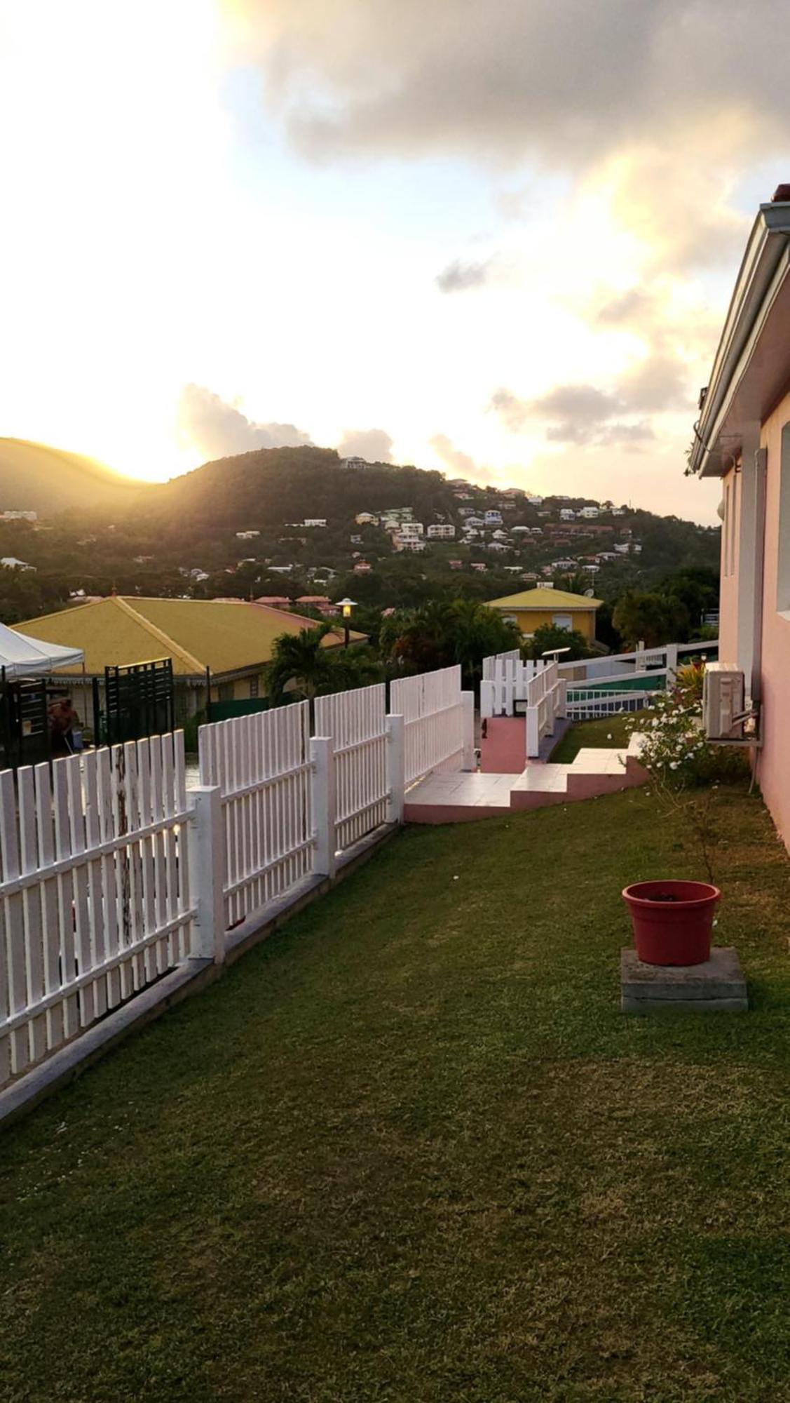 Maison Indép, Spa, Mer, Jardin, Bien-être Les Trois-Ilets Exterior foto